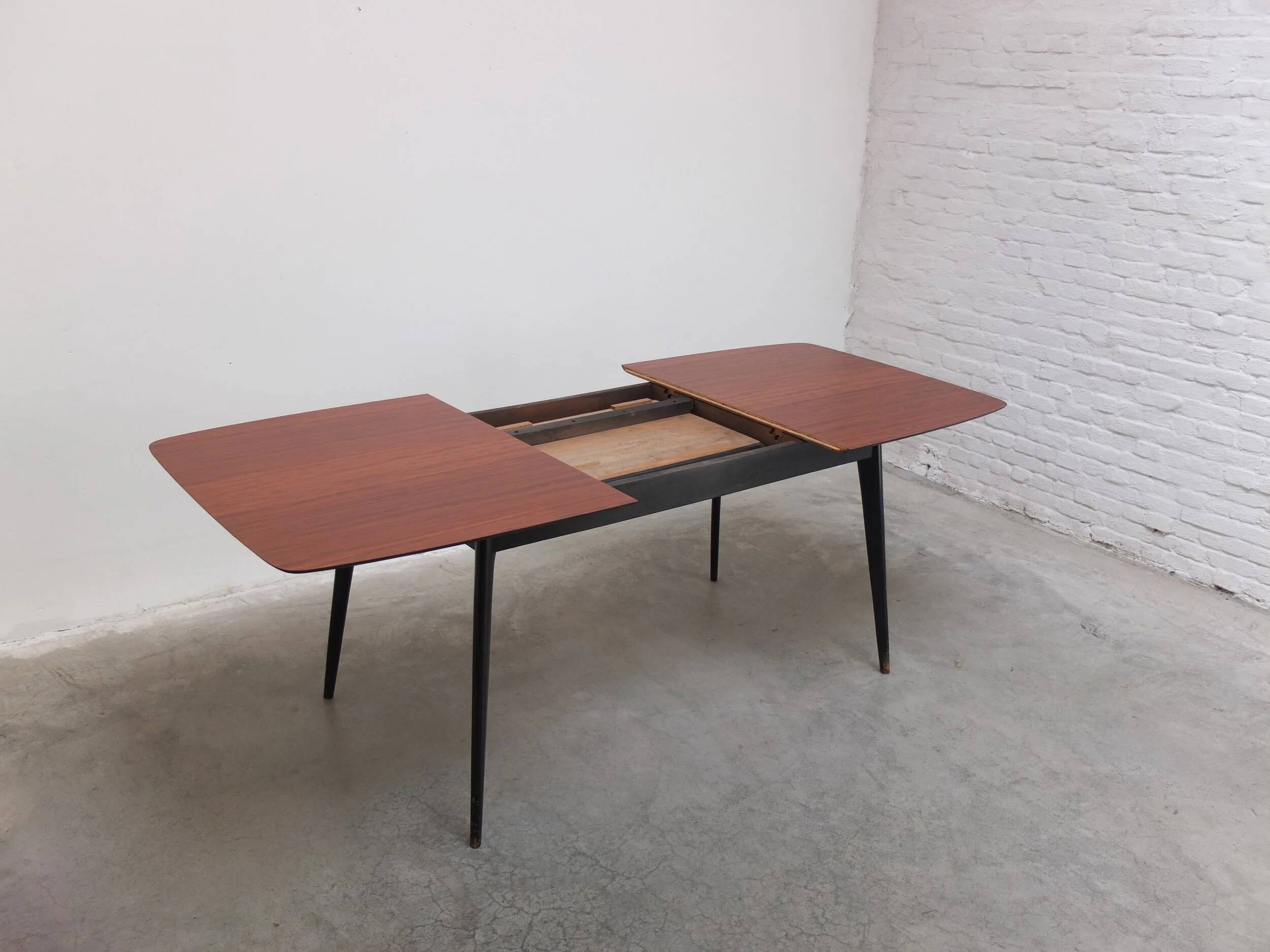 Table à manger extensible par Alfred Hendrickx pour Belform, années 1950.