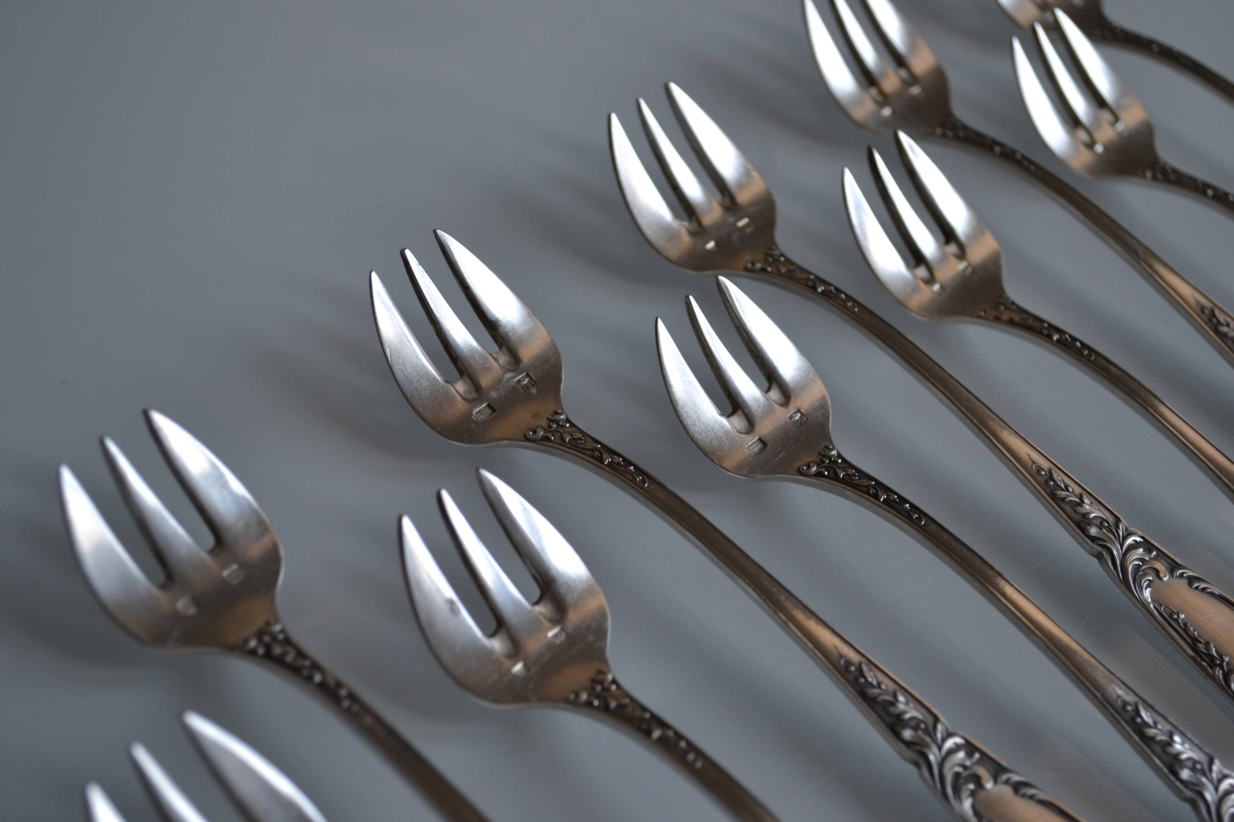 12 fourchettes à huitre métal argenté orfèvre sfam