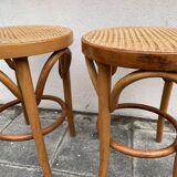 Paire de tabourets cannés en bois courbé