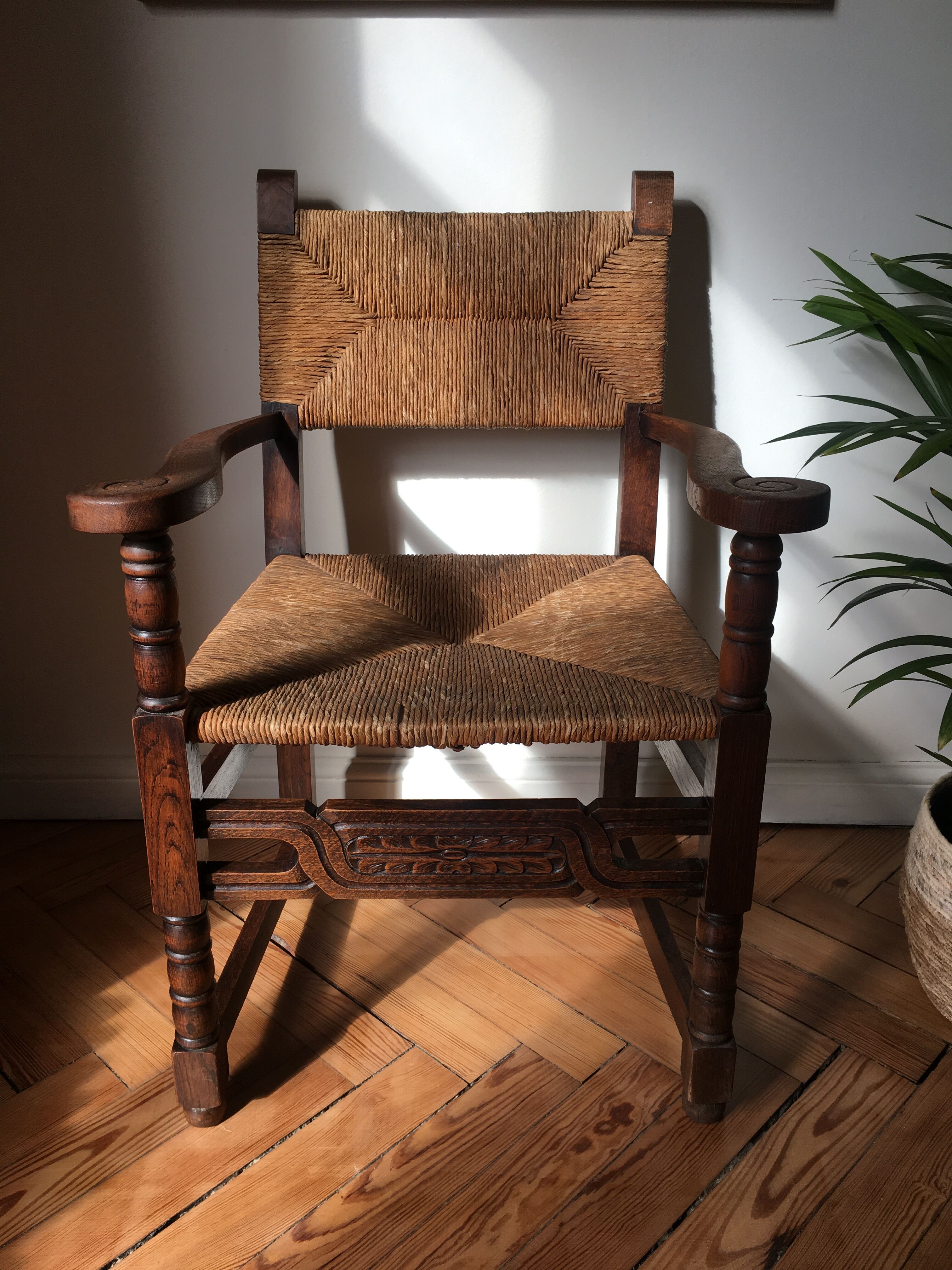 Rustic armchair solid wood and plaited straw