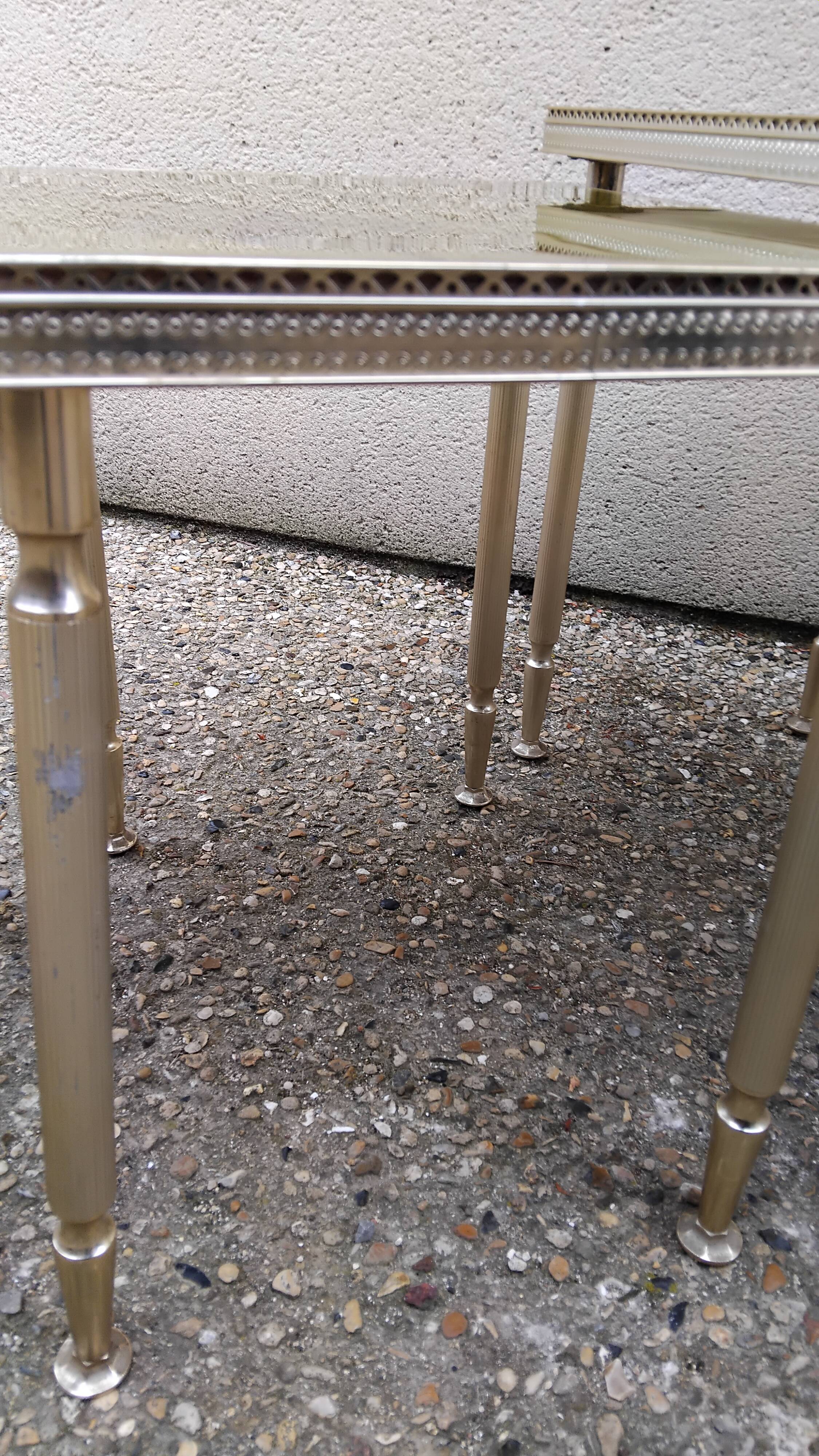 Vintage nesting table from the 70s.