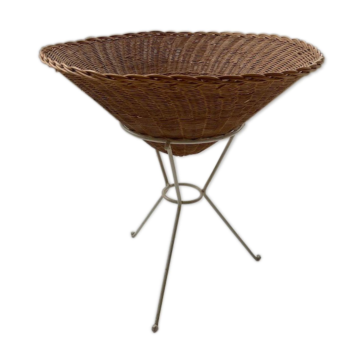 Wicker garden basket on tripod support