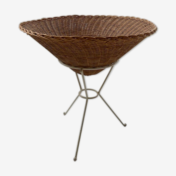 Wicker garden basket on tripod support