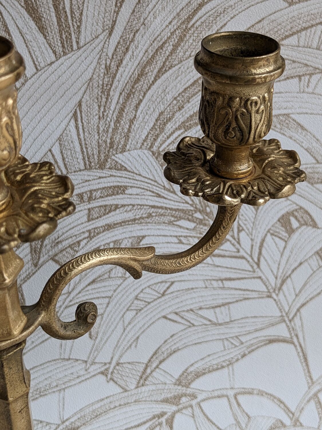 Chandeliers en bronze style Louis XVI