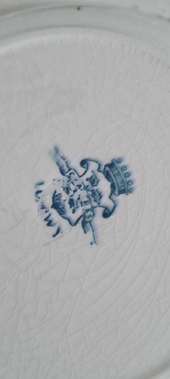 Service of 6 plates in iron earth