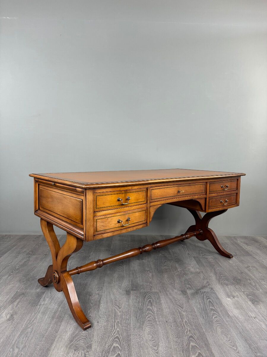 English style mahogany desk, 20th century