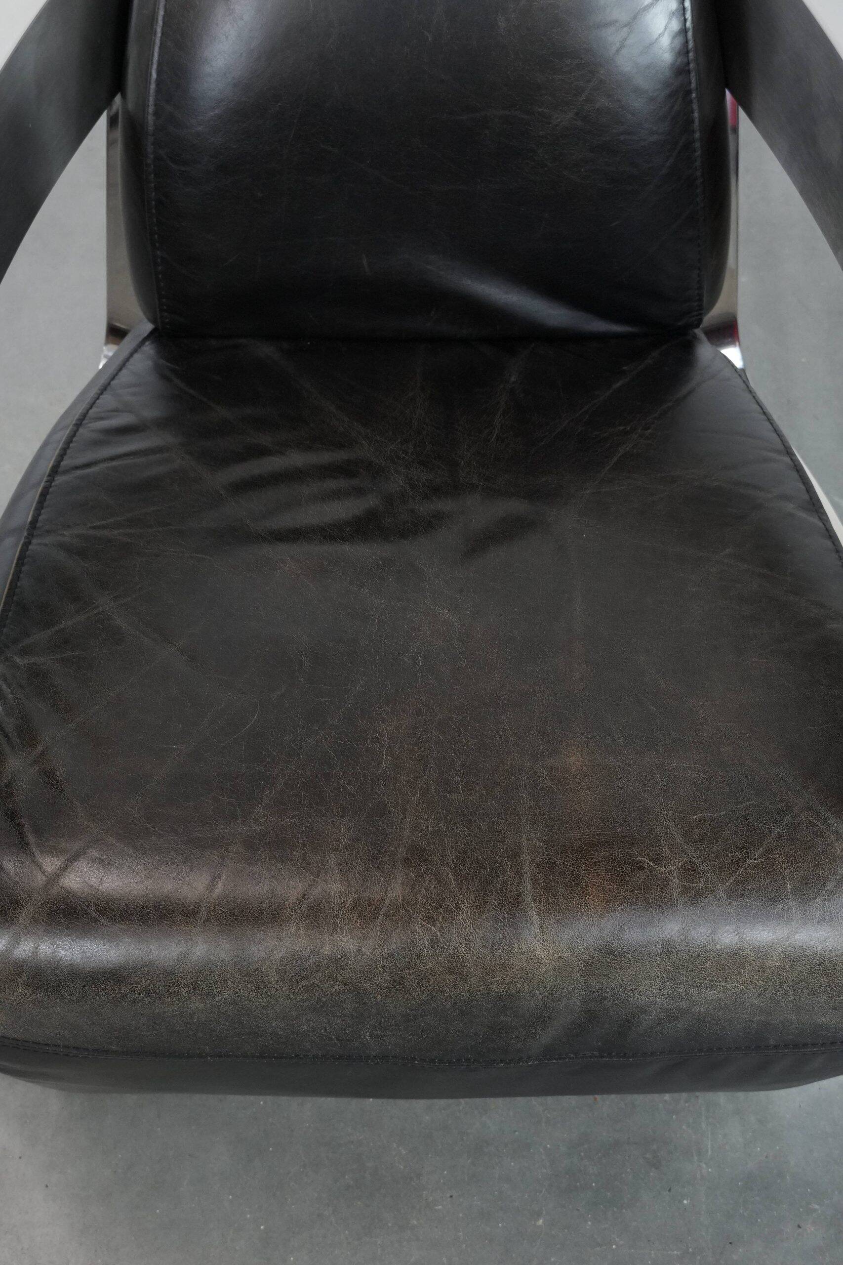 Unique design Aviator armchair with an aluminium frame