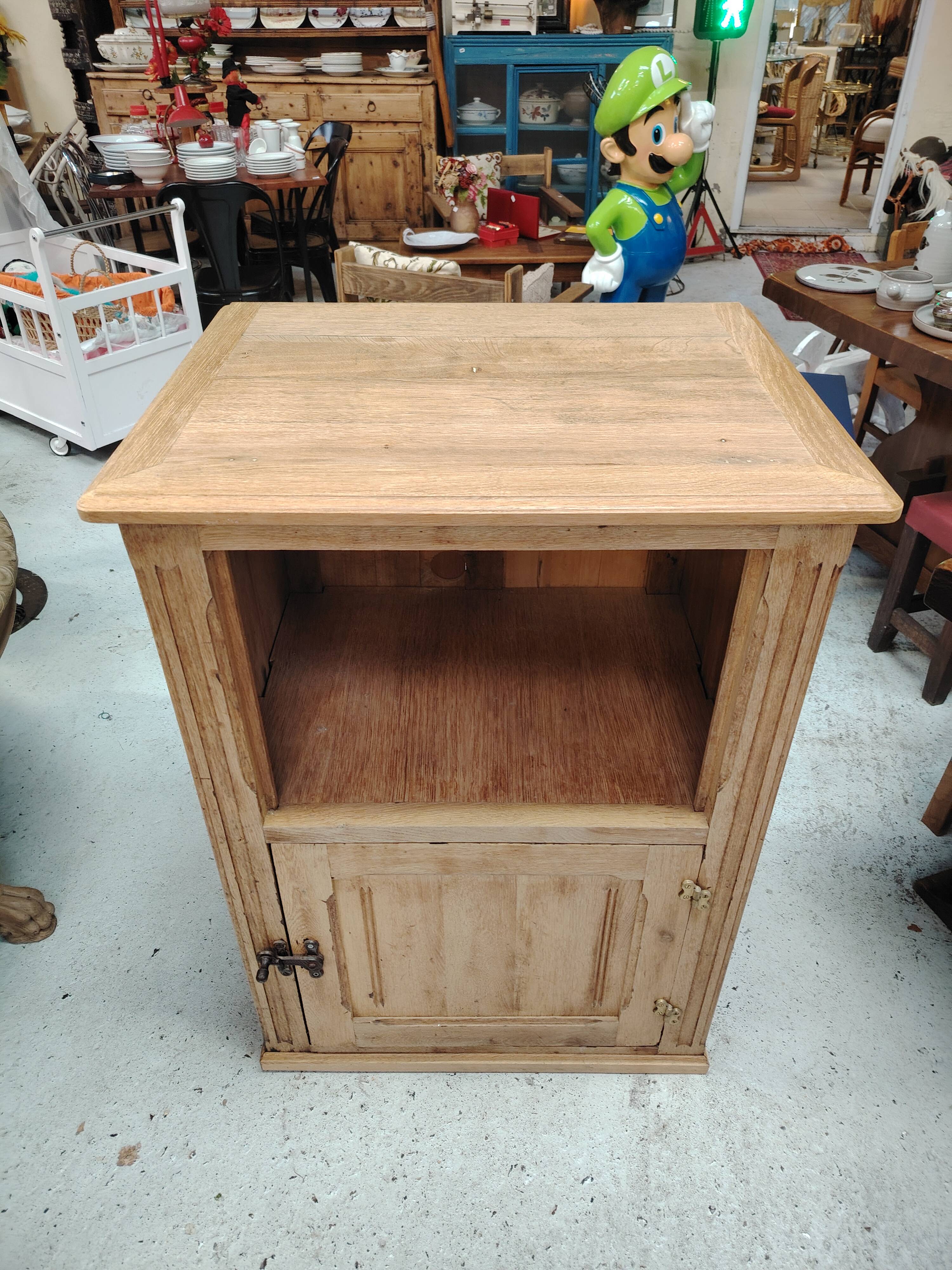 Old Wooden Icebox Stripped – 1930