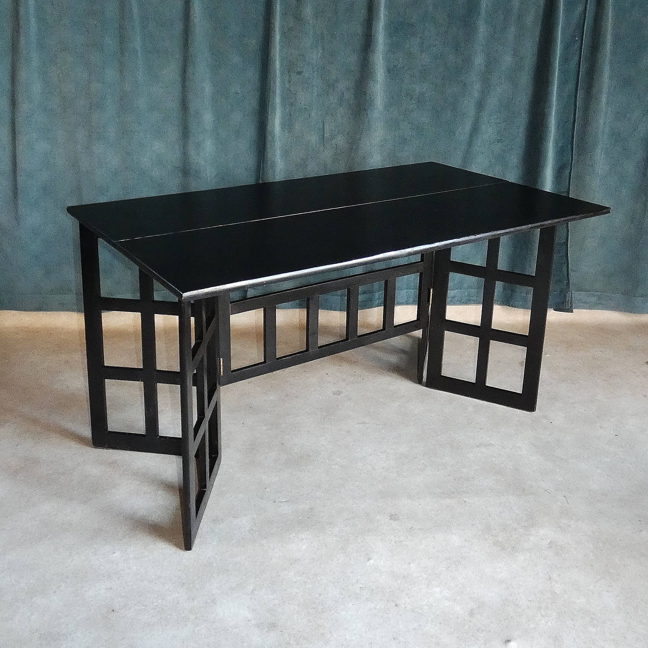 Dining table 1980