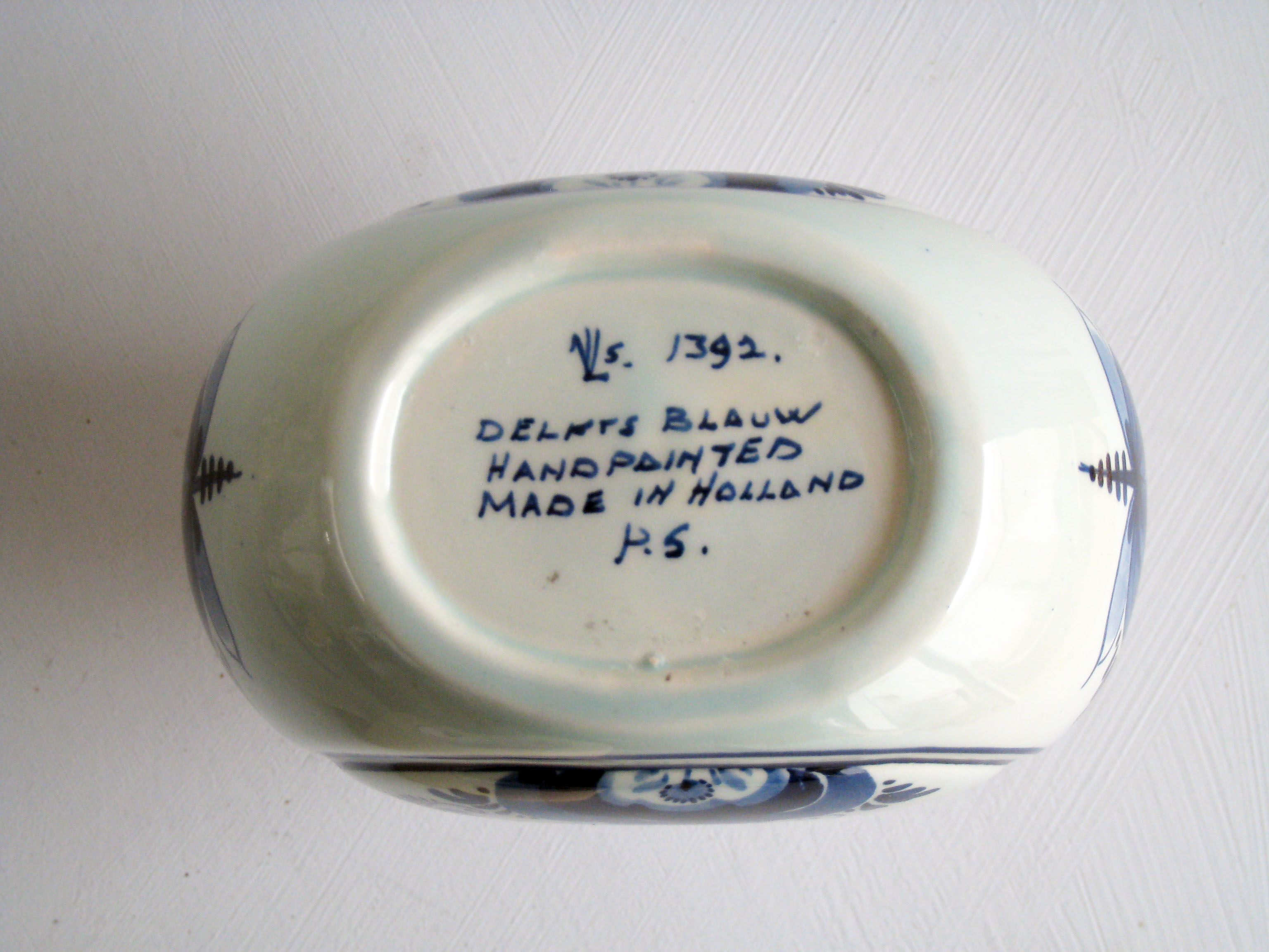 Ceramic bottle delft blauw