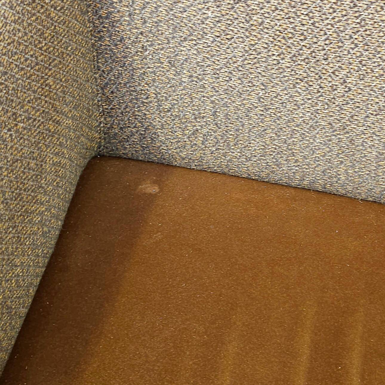 Contemporary club chair