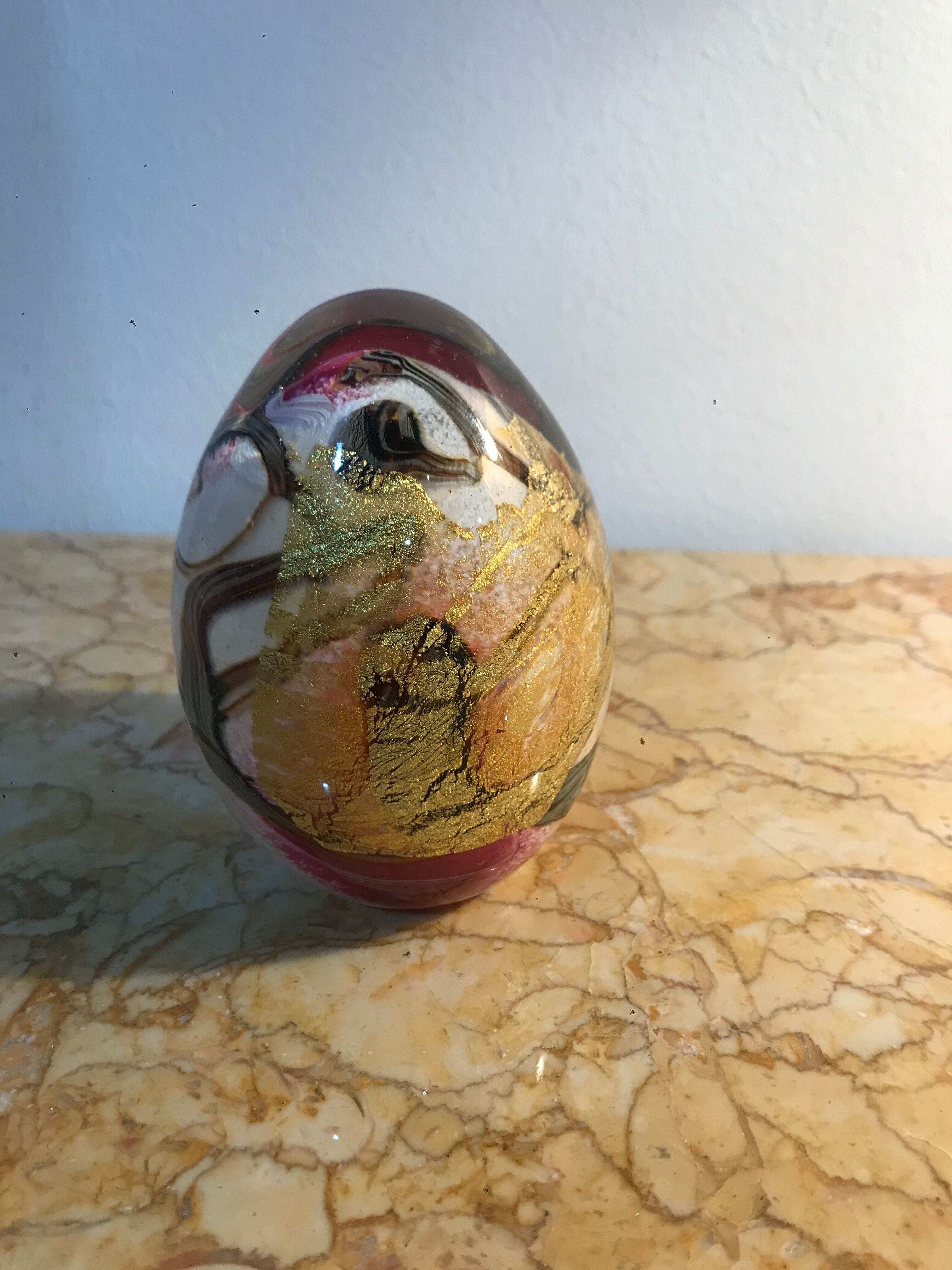 Branly egg-shaped paper press