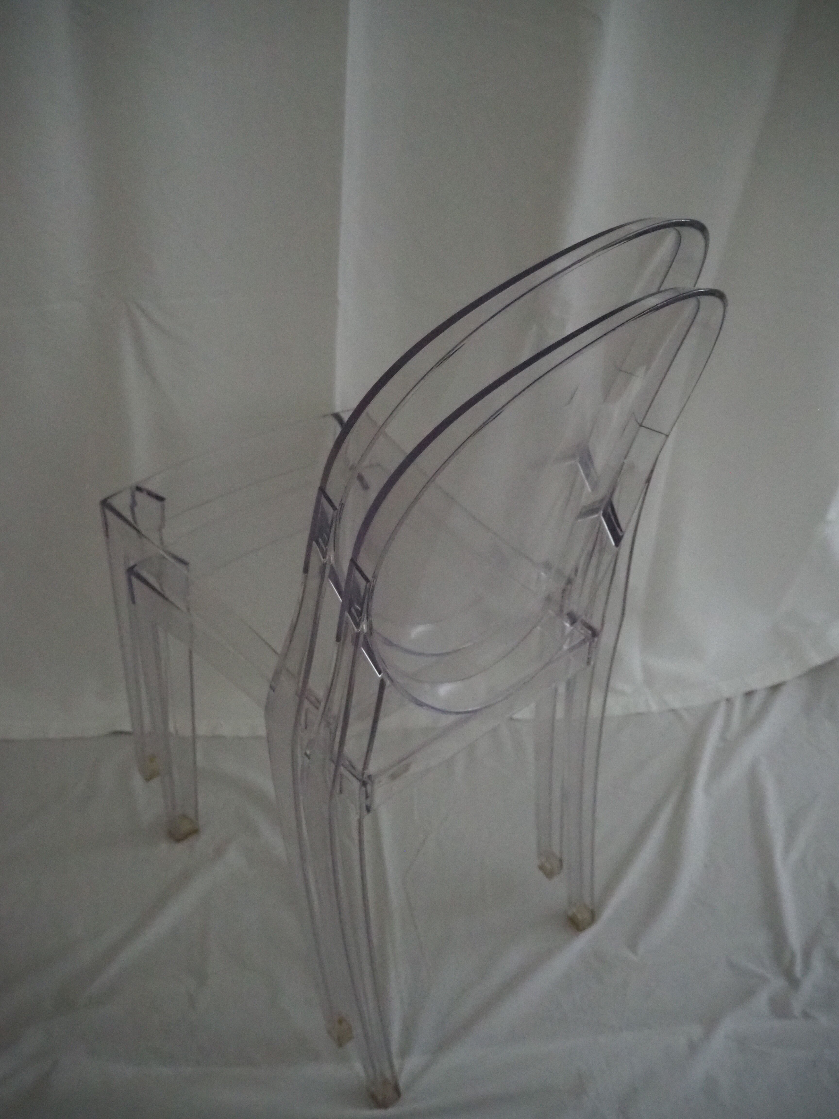 Pair of stackable chairs Victoria Ghost by Philippe Starck, Kartell