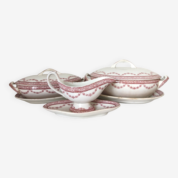 Set of two covered dishes, a gravy boat and three Moulin des Loups dishes