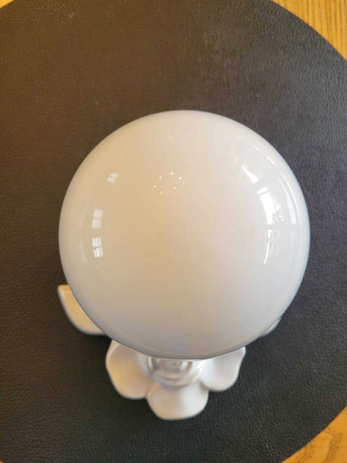 Porcelain wall light - opaline globe