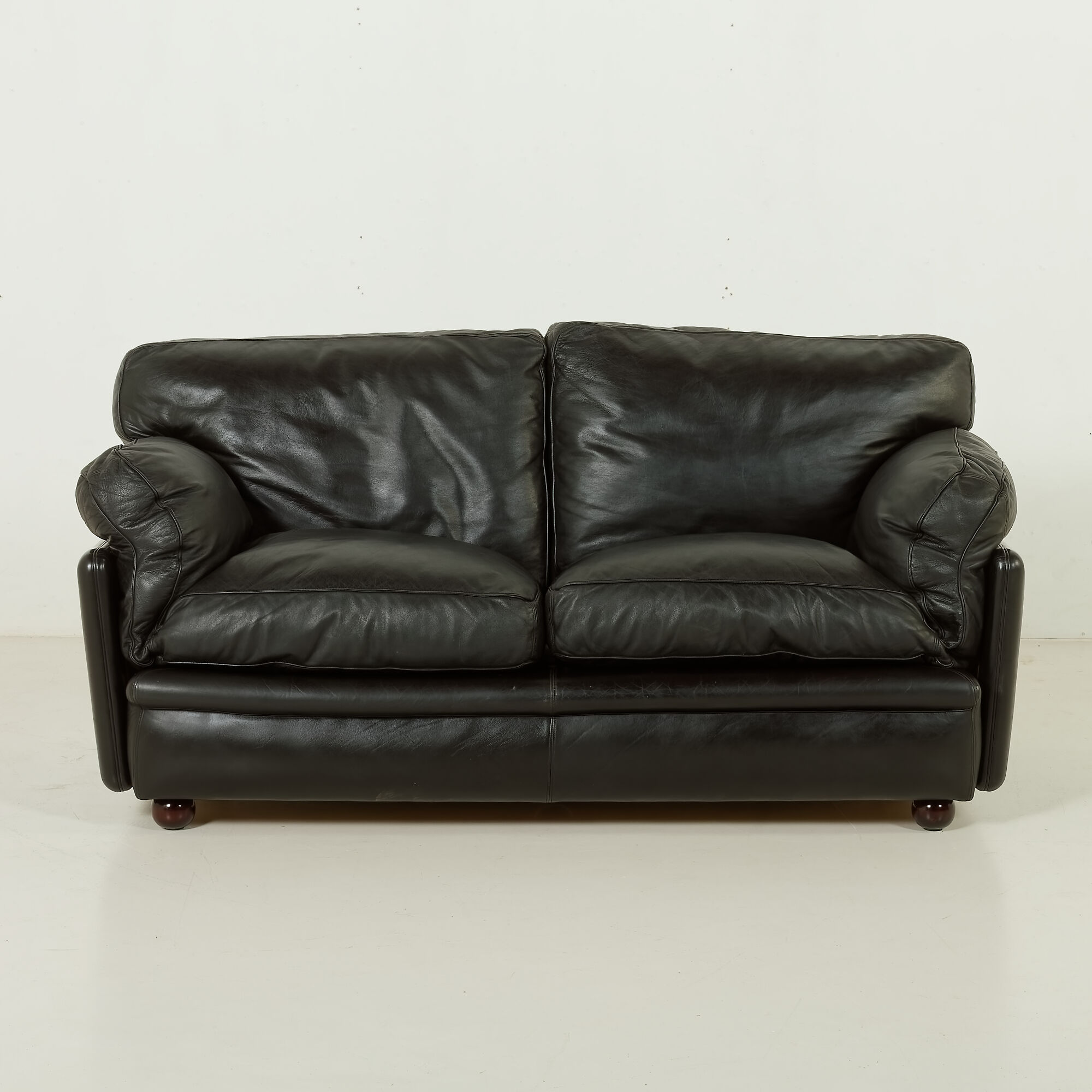 Poppy 2-seater leather sofa by Tito Agnoli for Poltrona Frau, 1970s