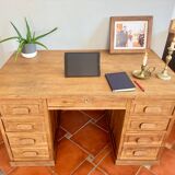 Bureau de maître d'école américain