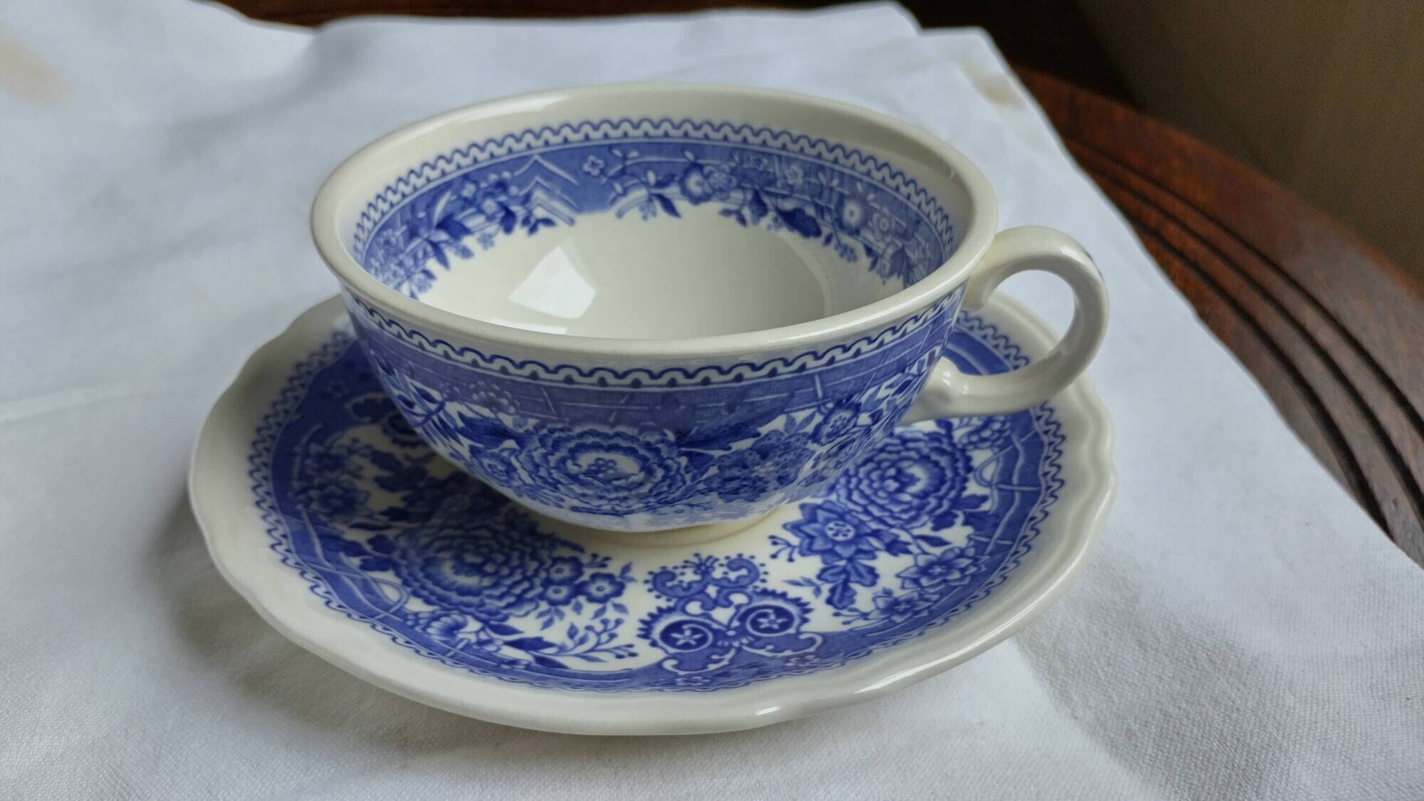 Set of 10 Villeroy and Boch Burgenland mugs