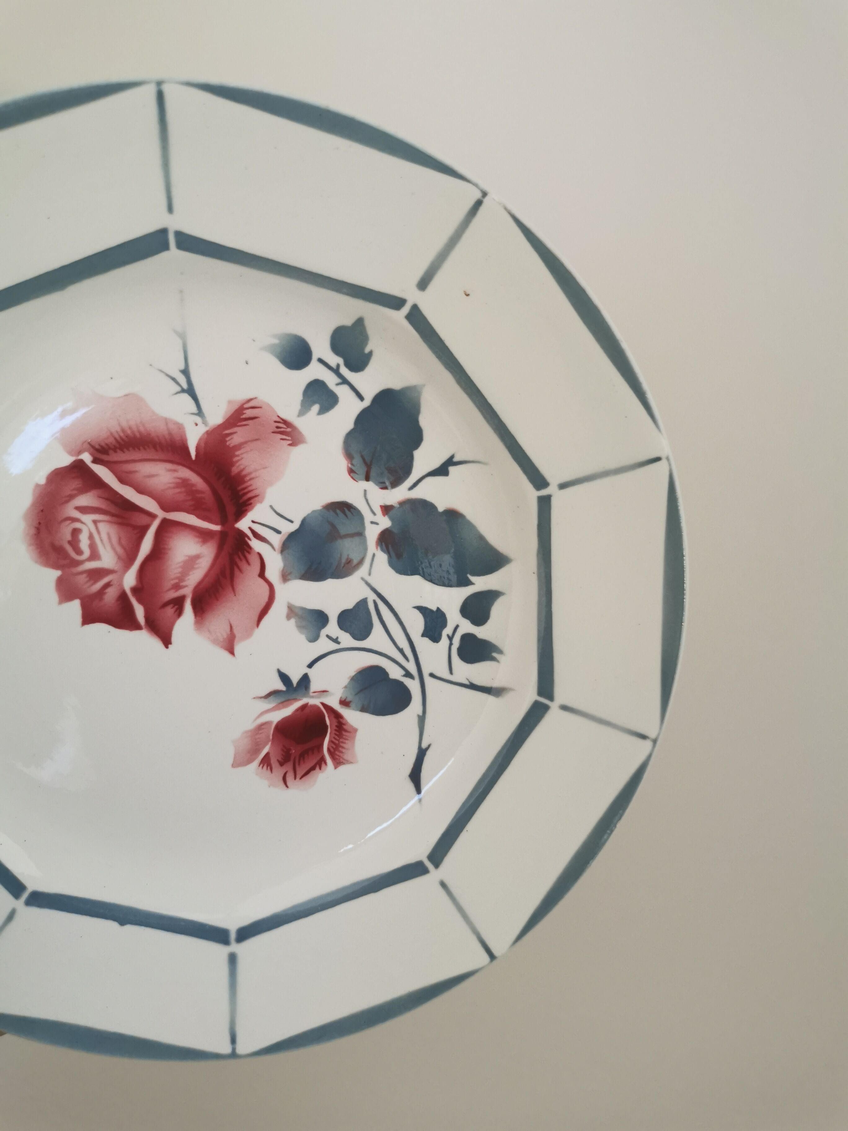 Retro plates Digoin Malmaison