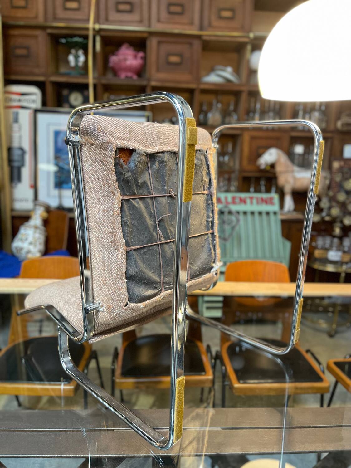 Fauteuil / chauffeuse de salon tissus et chrome Atal 1970