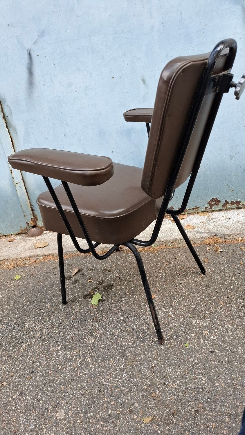 Vintage 50s hairdresser chair
