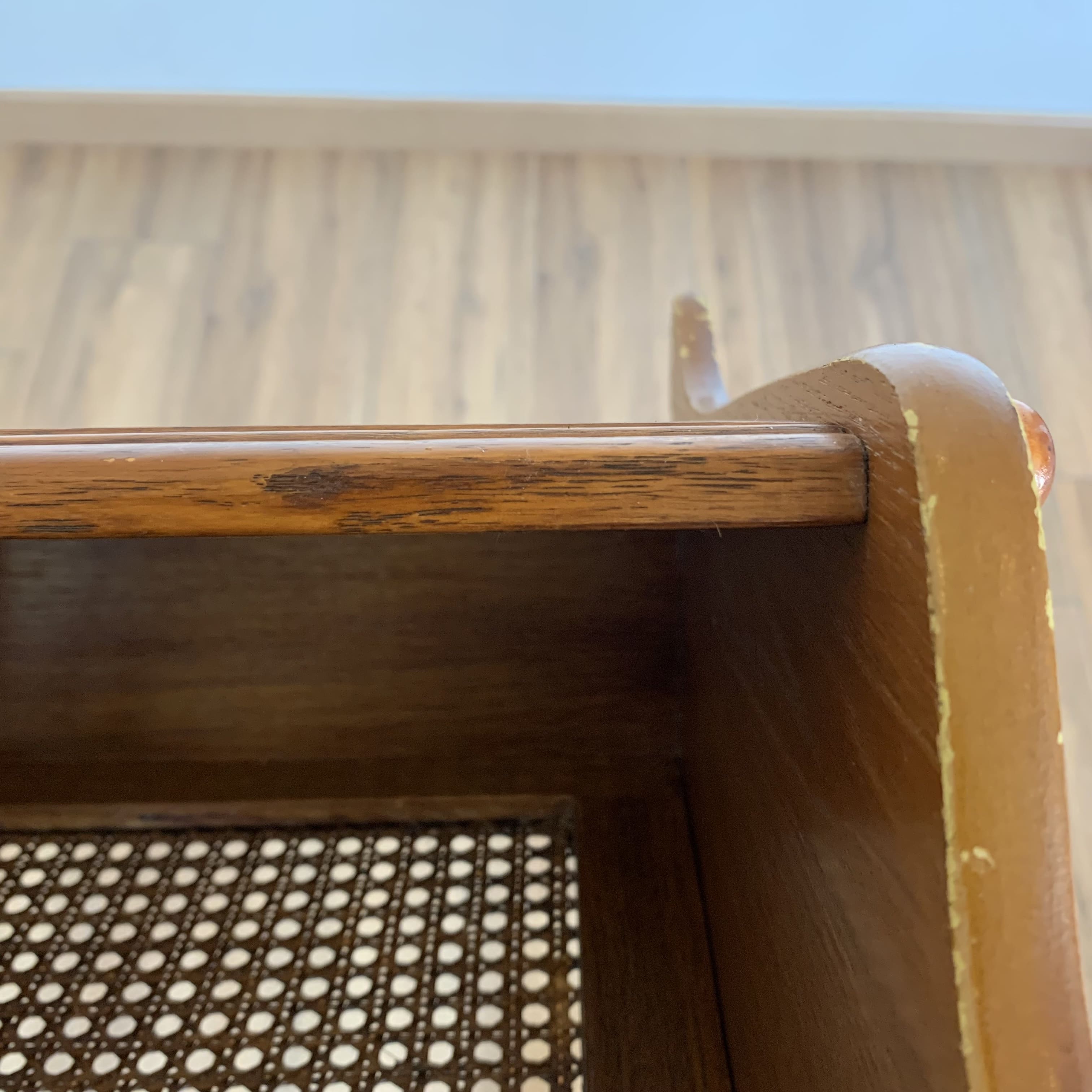 Magazine holder