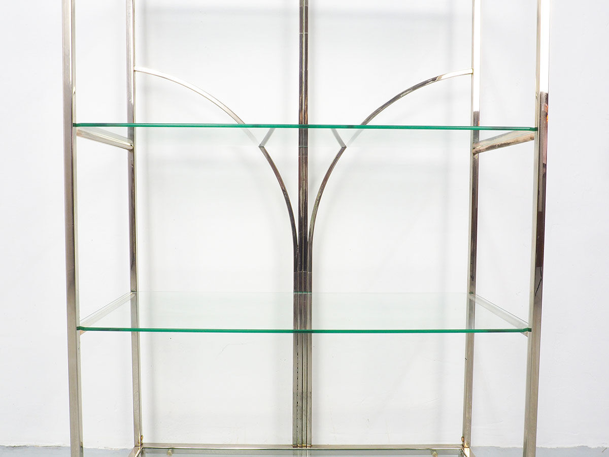 Hollywood regency style brass and glass showcase, 1970's