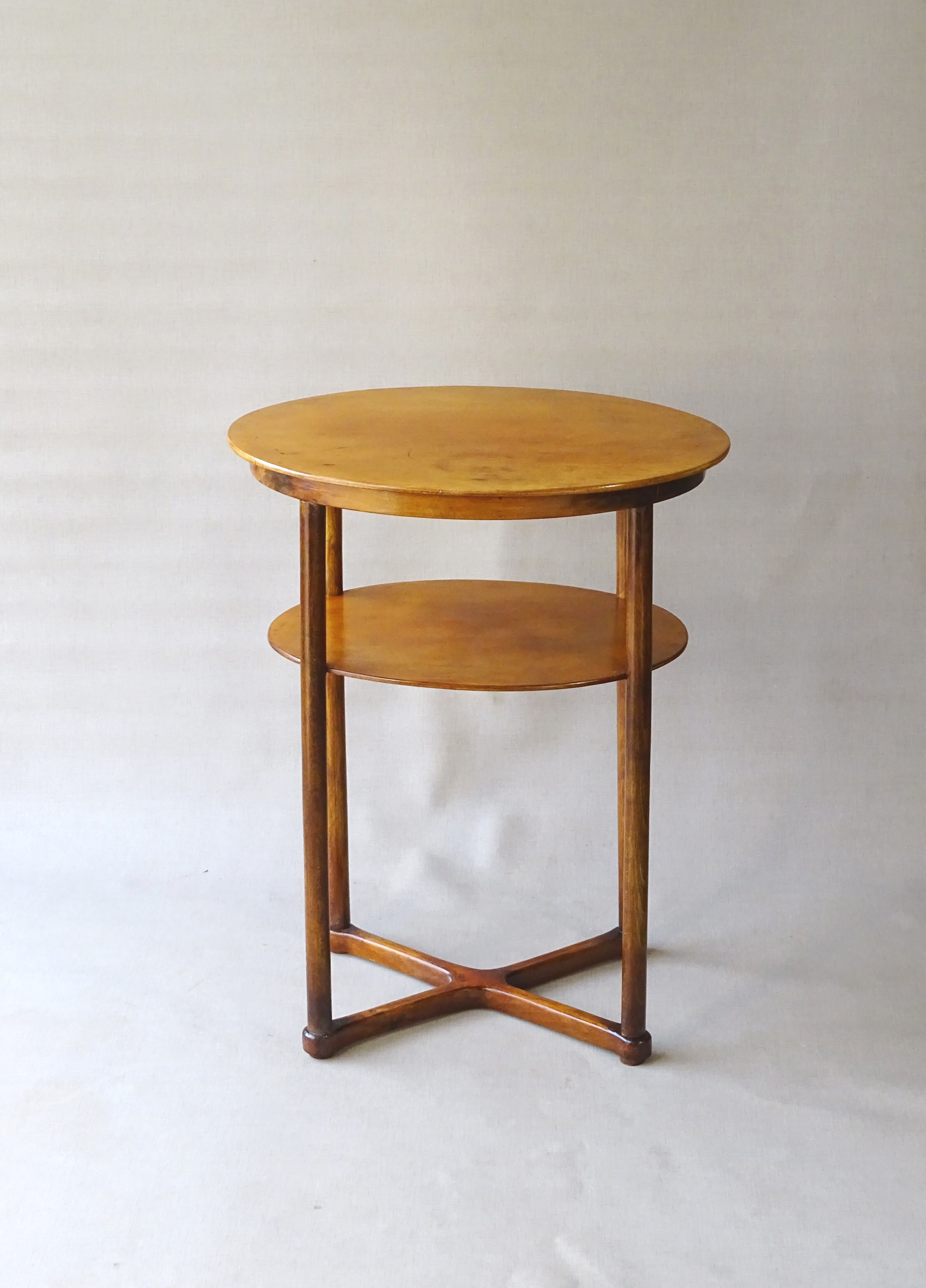 Oval pedestal table circa 1915 Nr.960/2 design Josef Hoffmann for J.J.Kohn