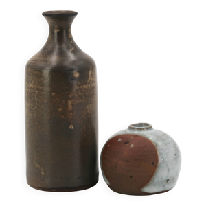 deux petits vases en
