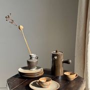 Lot de 6 assiettes à dessert vintage en grès brun