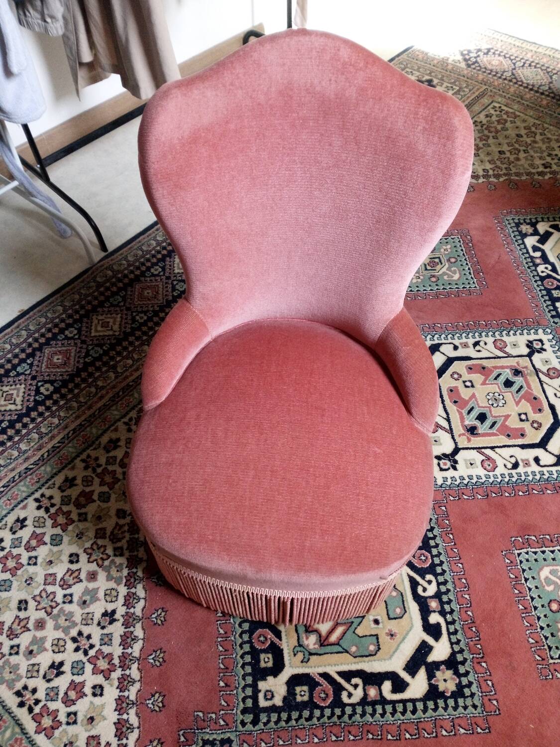 Toad armchair