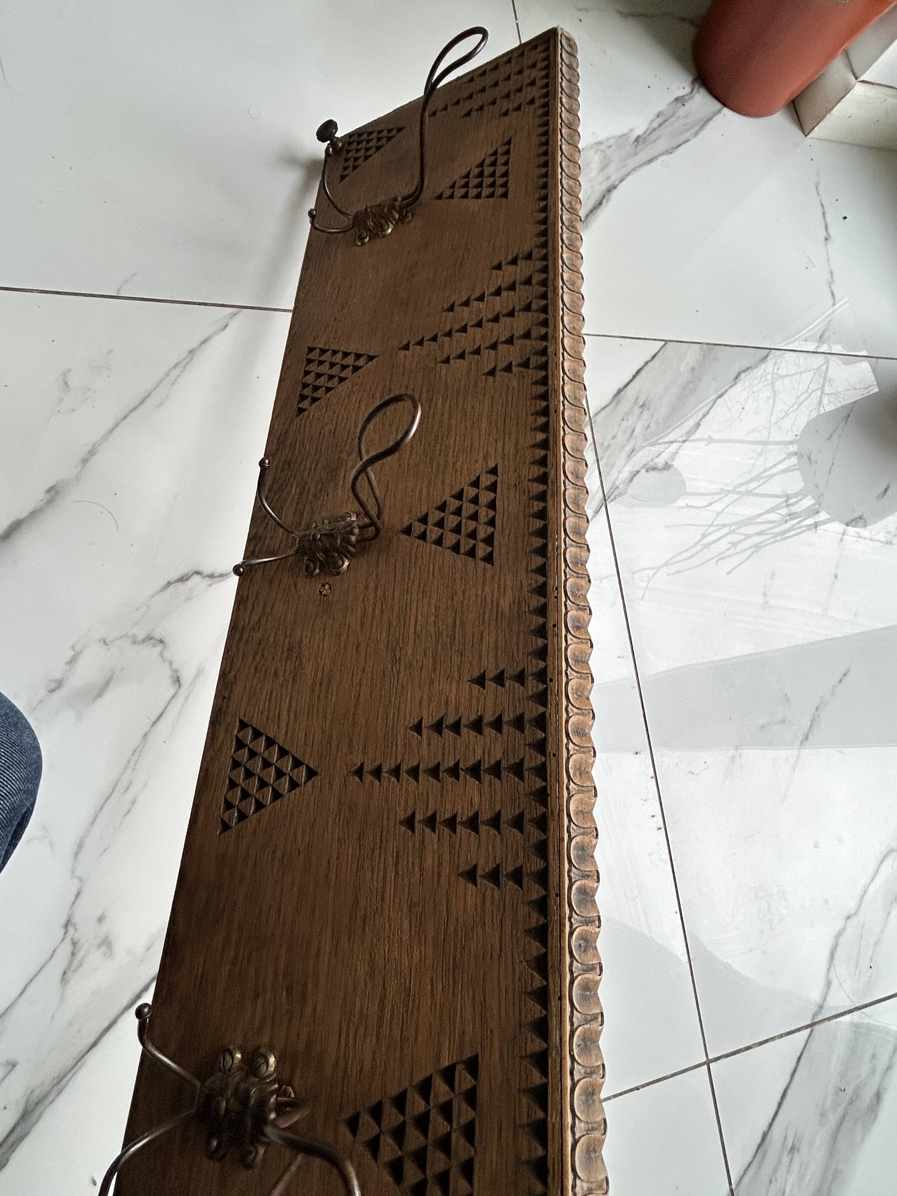 Berber coat rack made of solid wood