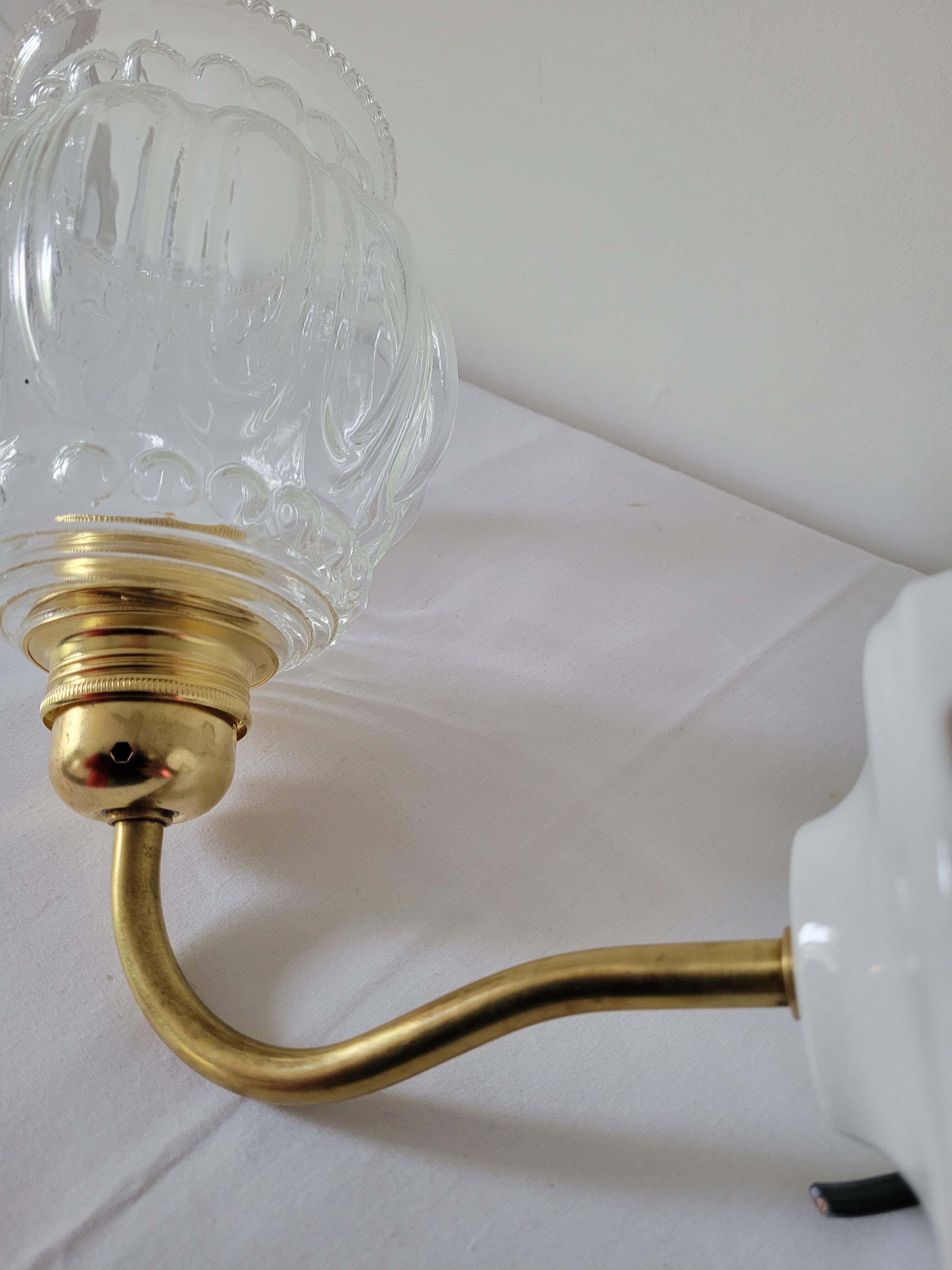 Porcelain, brass and glass wall lamp