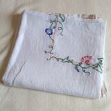 Nappe ancienne en lin brodée de fleurs