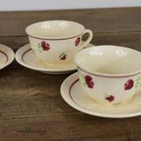 Set of 4 coffee cups.