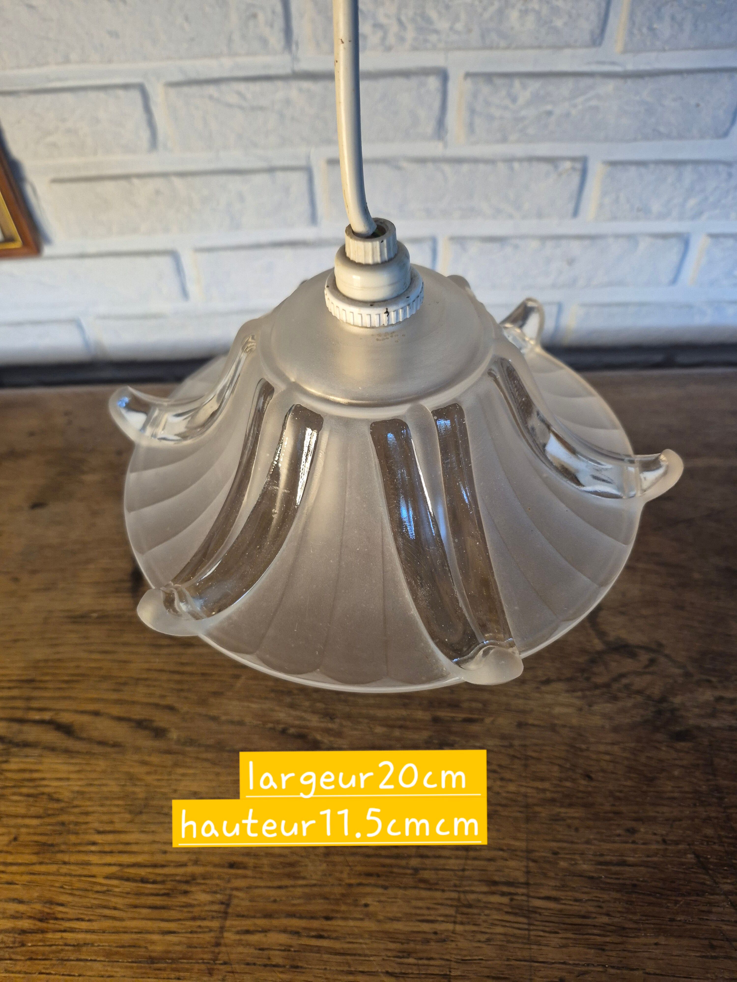 Art Deco suspension