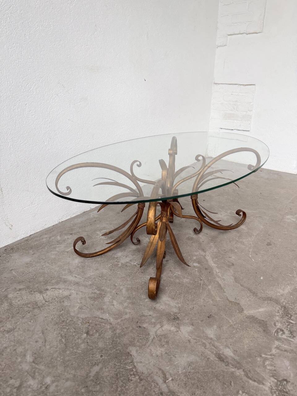 "ear" style coffee table