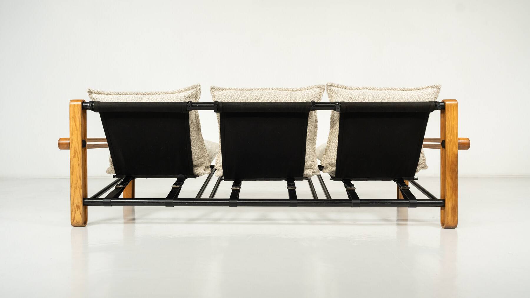 Canapé trois places moderne du milieu du siècle, années 1960 - Nouveau revêtement