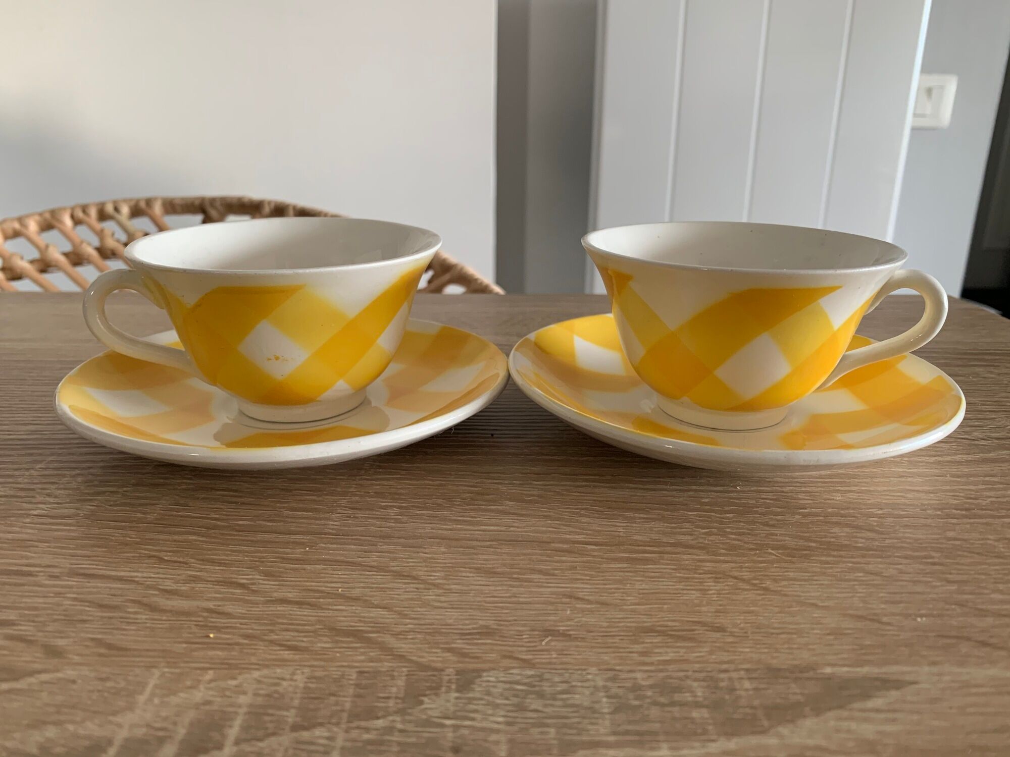 Lot 2 vintage cups digoin france scottish model