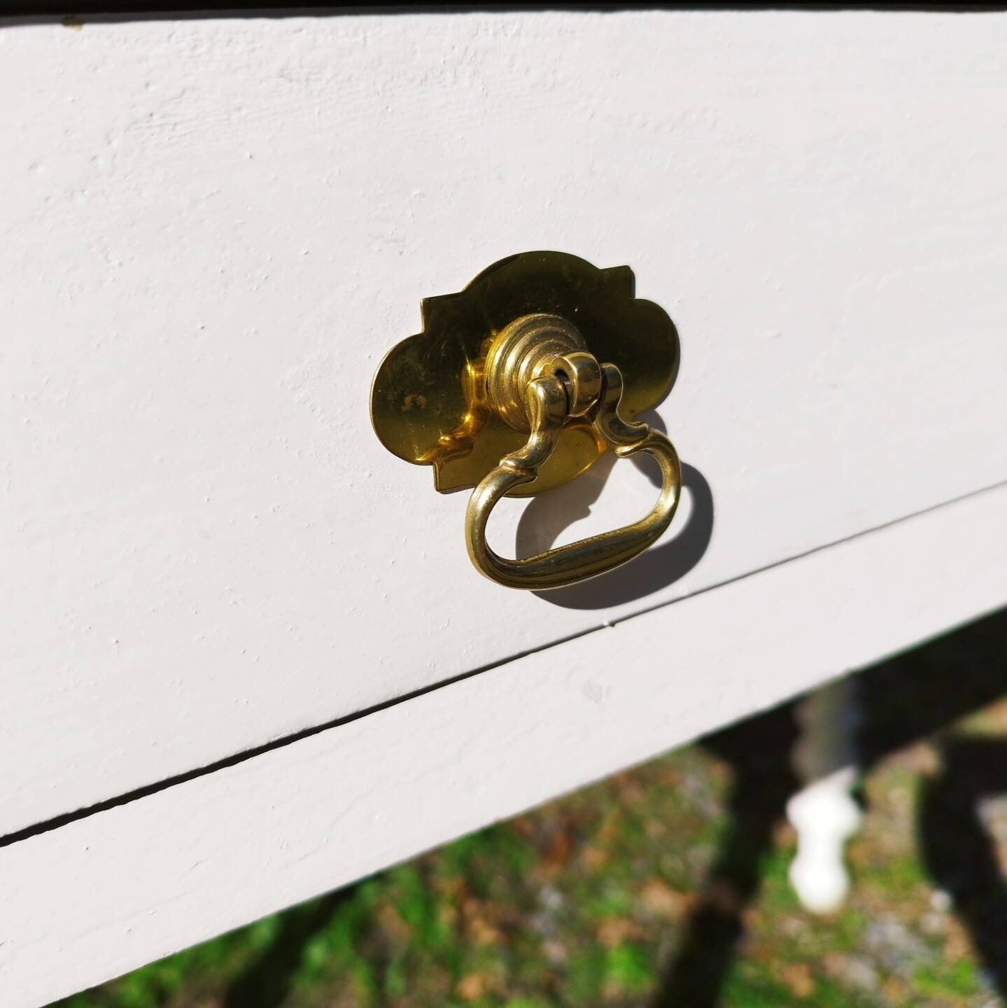 Side or entry desk with tablet