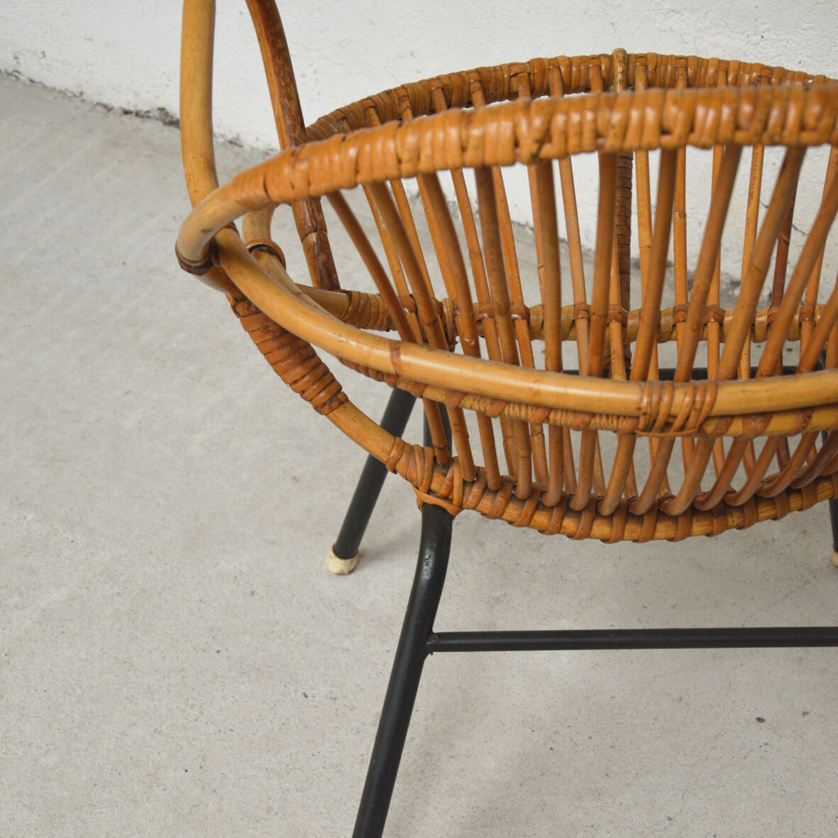 Round bamboo and rattan armchair