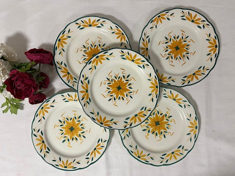 Set of 5 flat plates "Charolle" manufacture of Digoin and Sarreguemines