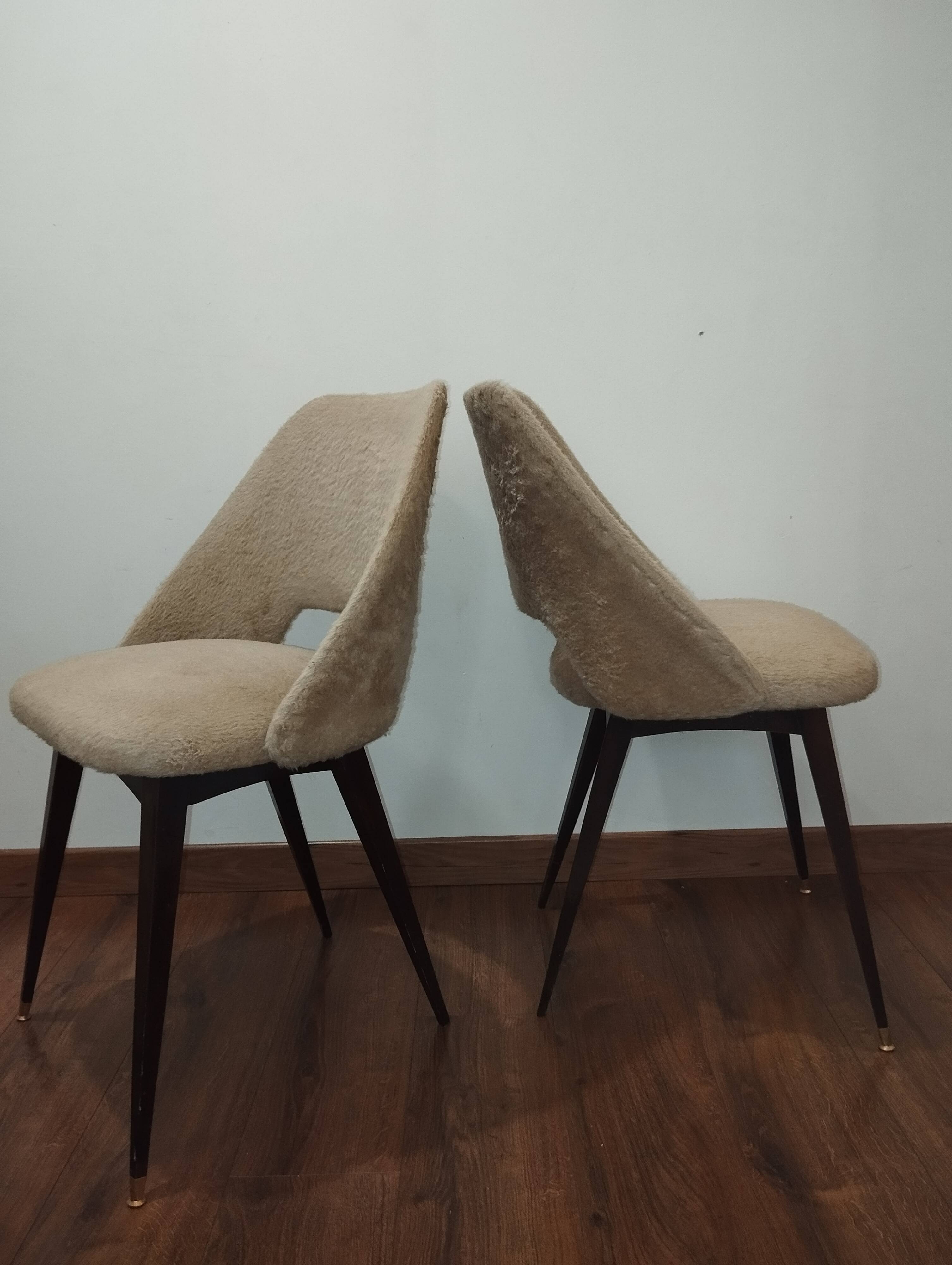 Beige vintage shaggy chairs