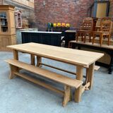 Oak farmhouse table and its 2 benches