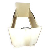 Lit d'enfant en bois peint.
