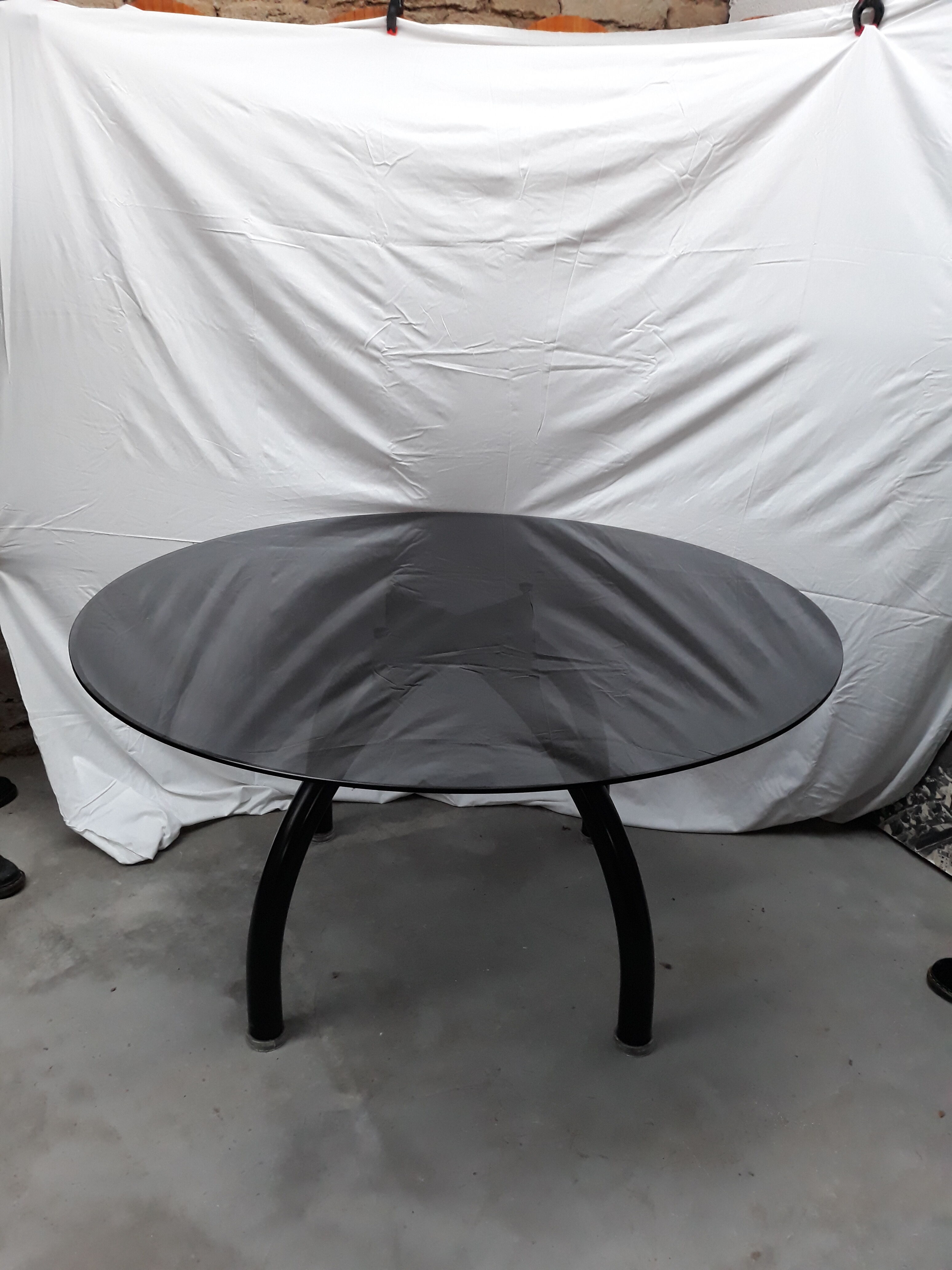 Spyder dinning table by Ettore Sottsass for Knoll