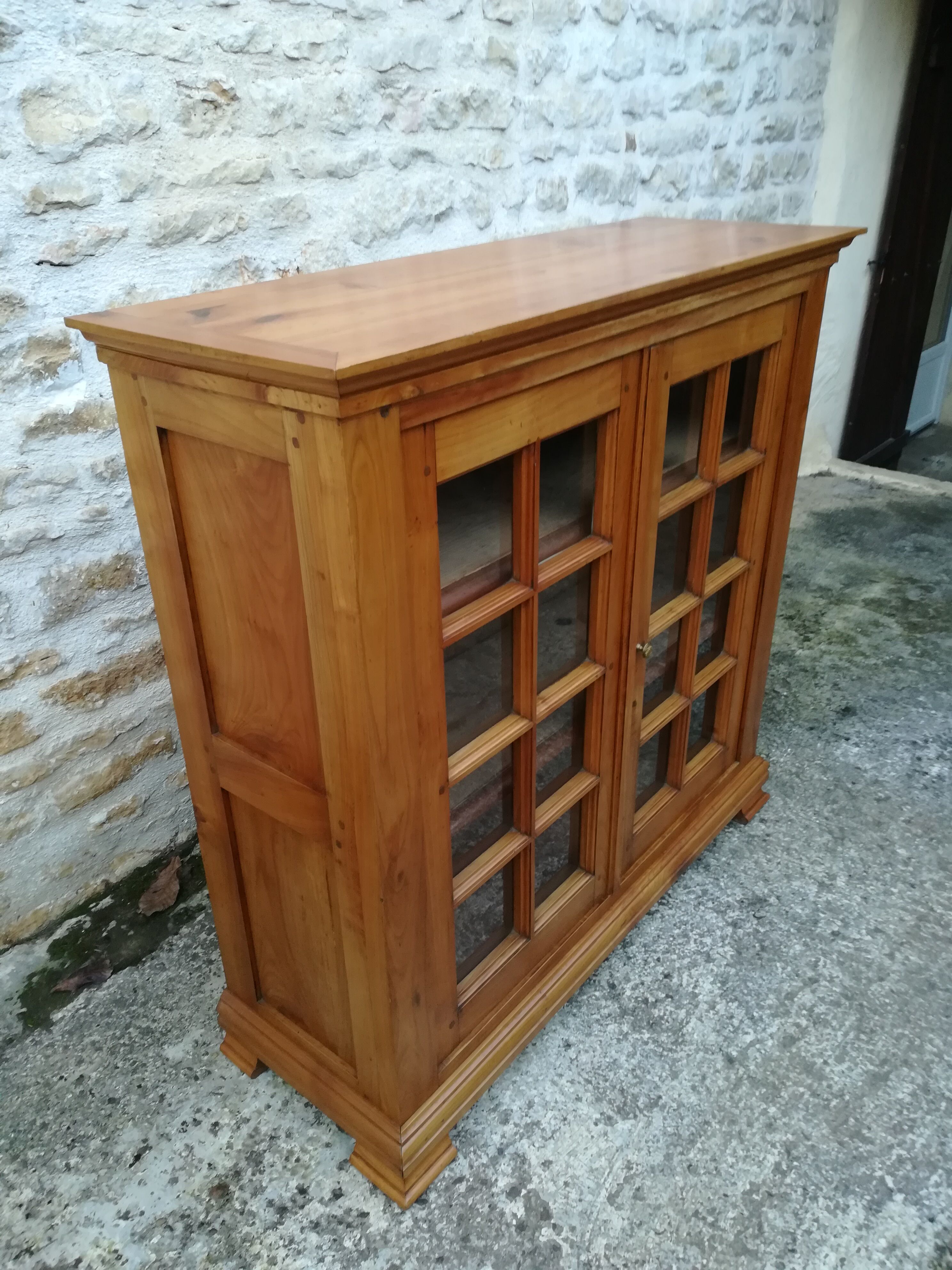 Solid cherrywood showcase