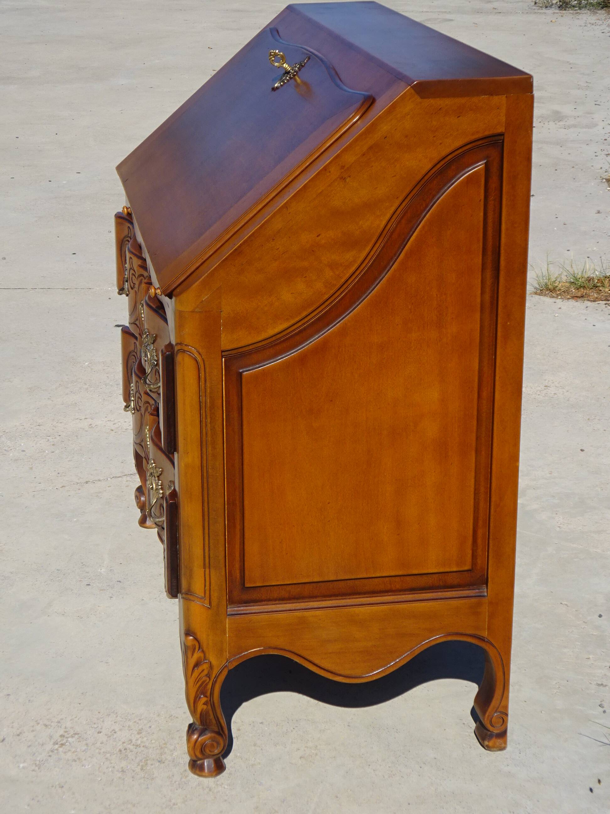 Secretary in solid cherry wood in Louis XV style.