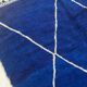Tapis berbère beni ouarain bleu majorelle à losanges écrus 290x202m
