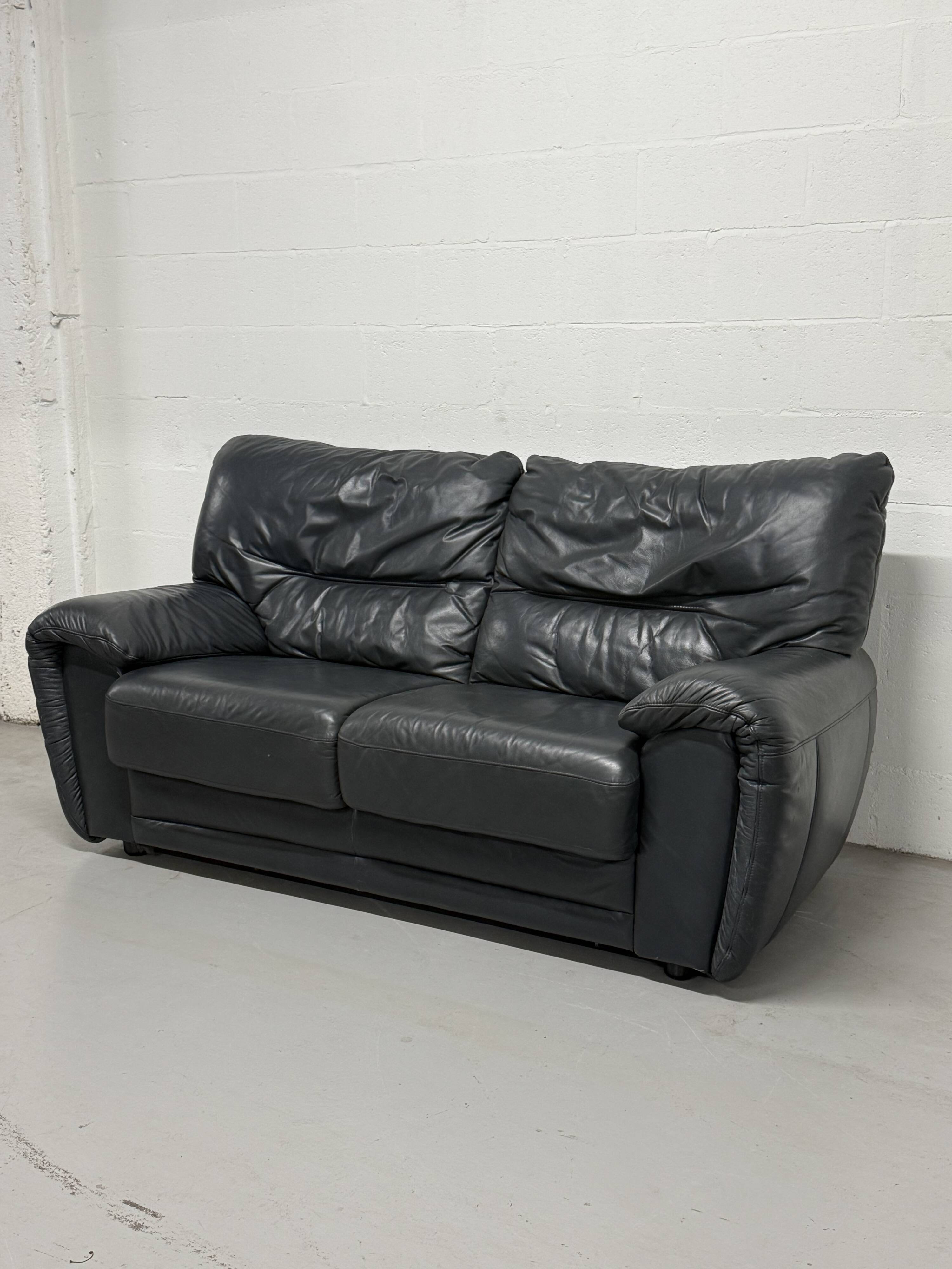 Anthracite grey leather sofa — Italian postmodern design
